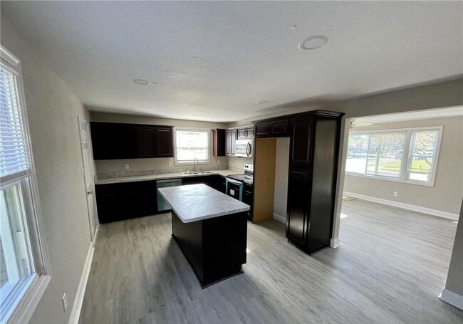 Building Photo - 984 Wolcott Ave