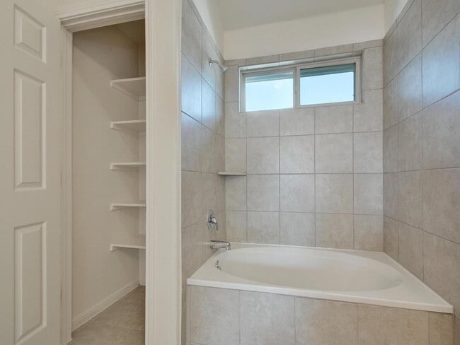 Building Photo - 5420 Juniper Jct Ln