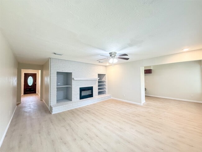 Building Photo - 4251 Rosegate Dr