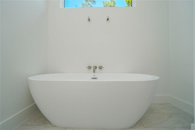 Building Photo - 52 Brig Cir E