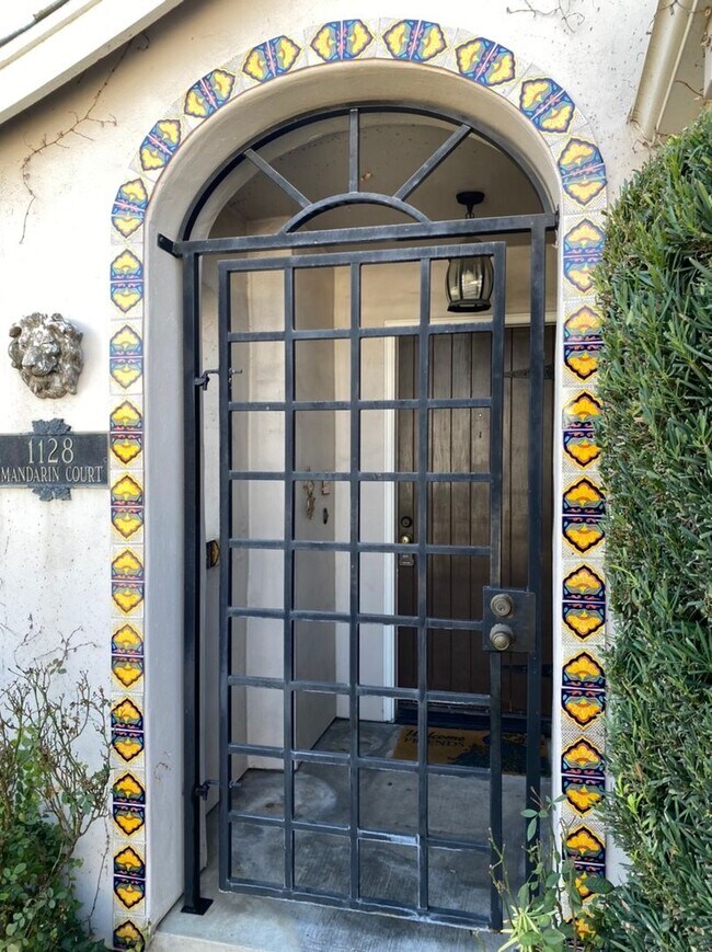 Building Photo - Single story located on a court!