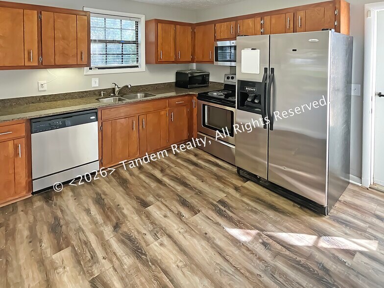 Building Photo - 2331 Kimberly Dr
