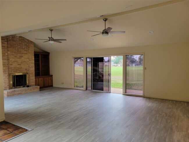 Building Photo - 406 Fox Briar Ln