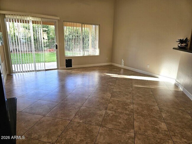 Building Photo - 10061 E Evans Dr