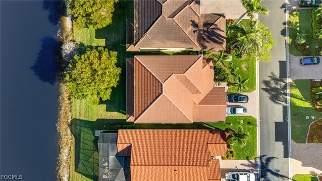 Building Photo - 17030 Tremont St