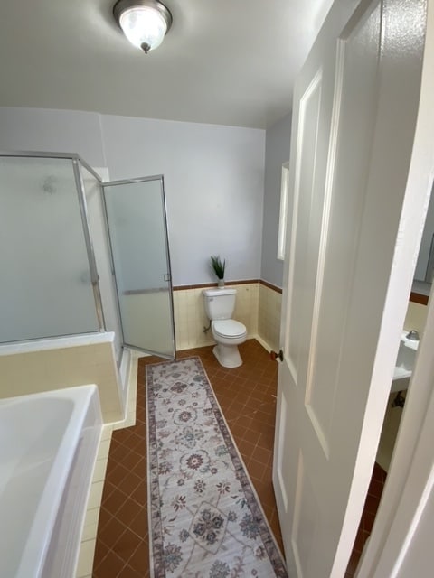 Building Photo - 2028 3/4 Argyle Ave