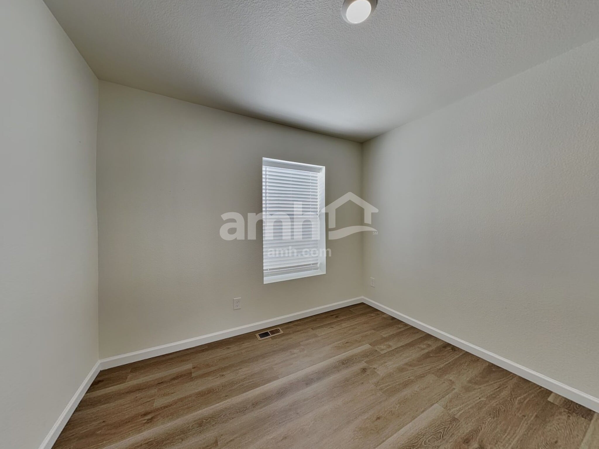 Building Photo - 4142 Knollvale Dr