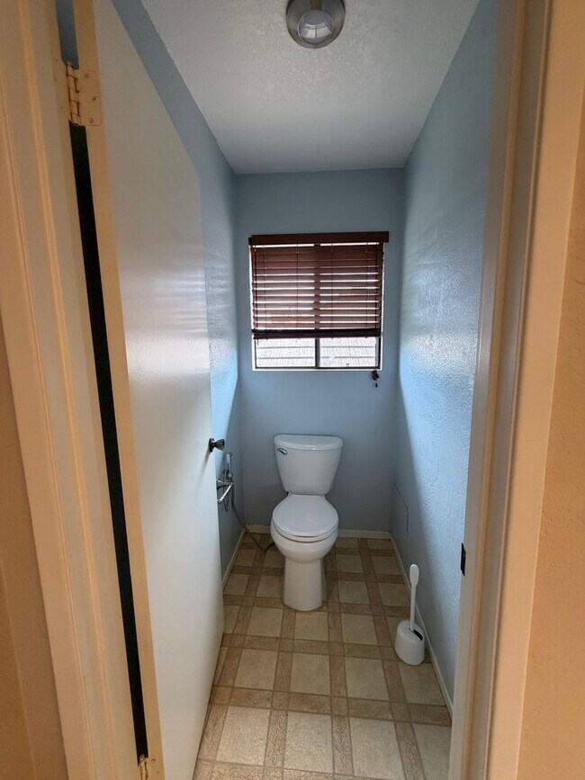 Building Photo - 2323 East Hills Drive #45
