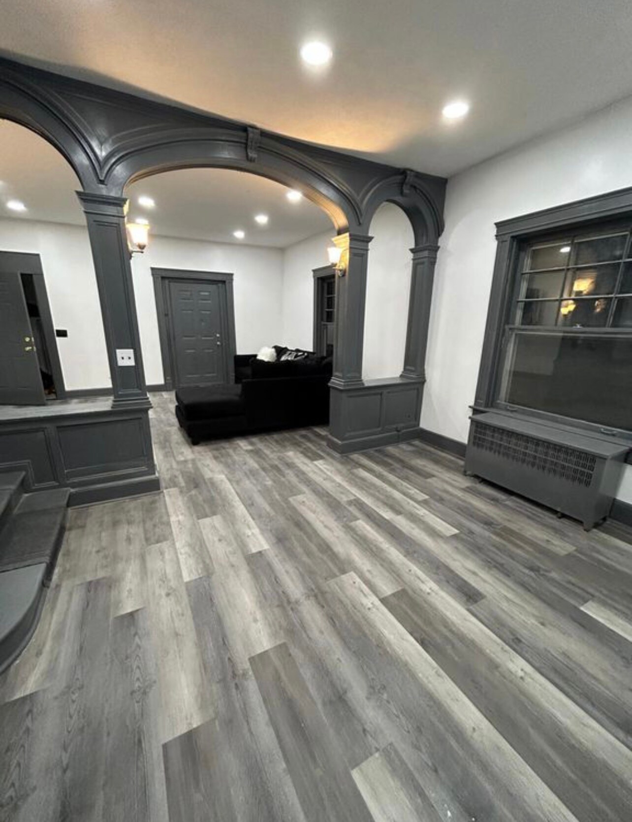 Building Photo - 142 Oak St