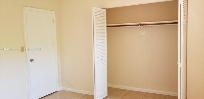 Building Photo - 2526 Taylor St