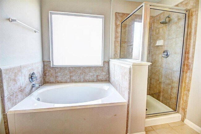 Building Photo - 17018 Midnight Sun Ln