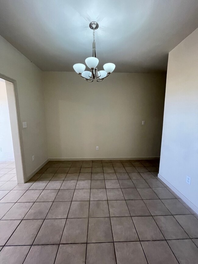 Nook - 2445 Monarch Dr
