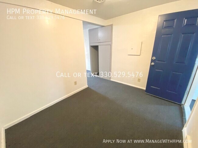 Building Photo - 1415 Yale Ave NW