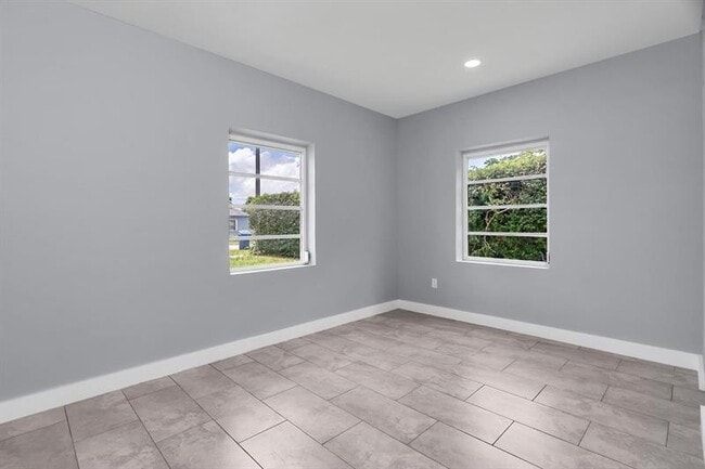 Building Photo - 14620 Tyler St