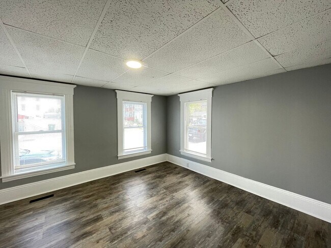 Building Photo - 421 Spruce St