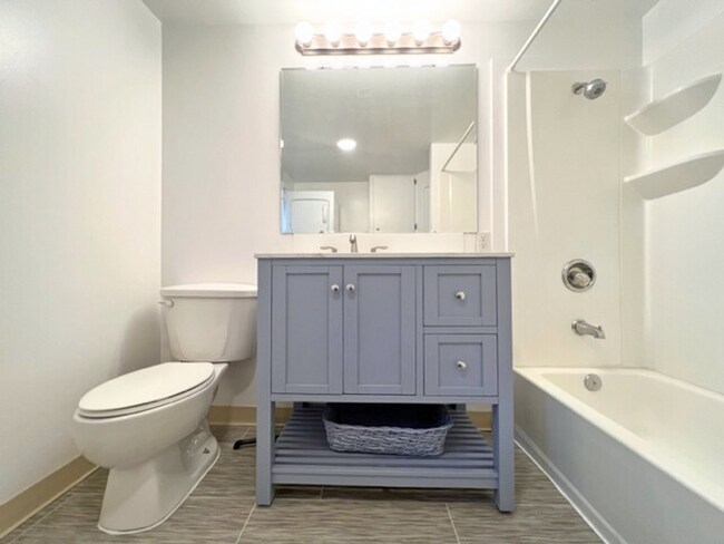 Building Photo - 3006 Bella~Great North End Home!