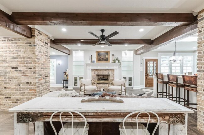Building Photo - 8638 Oakford Dr