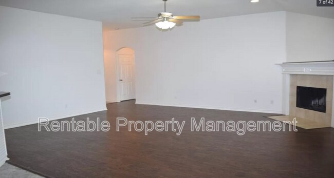 Building Photo - 4704 Sailboat Dr