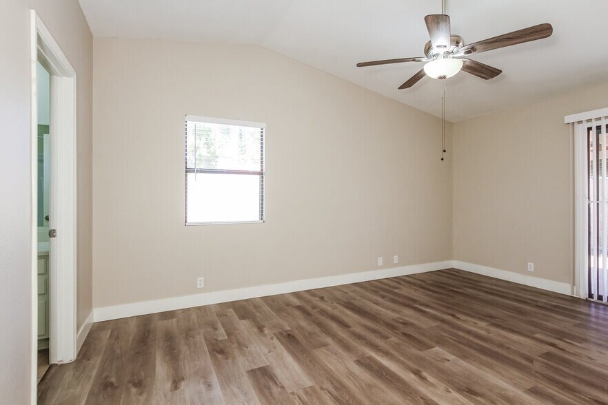 Building Photo - 3814 W Marconi Ave