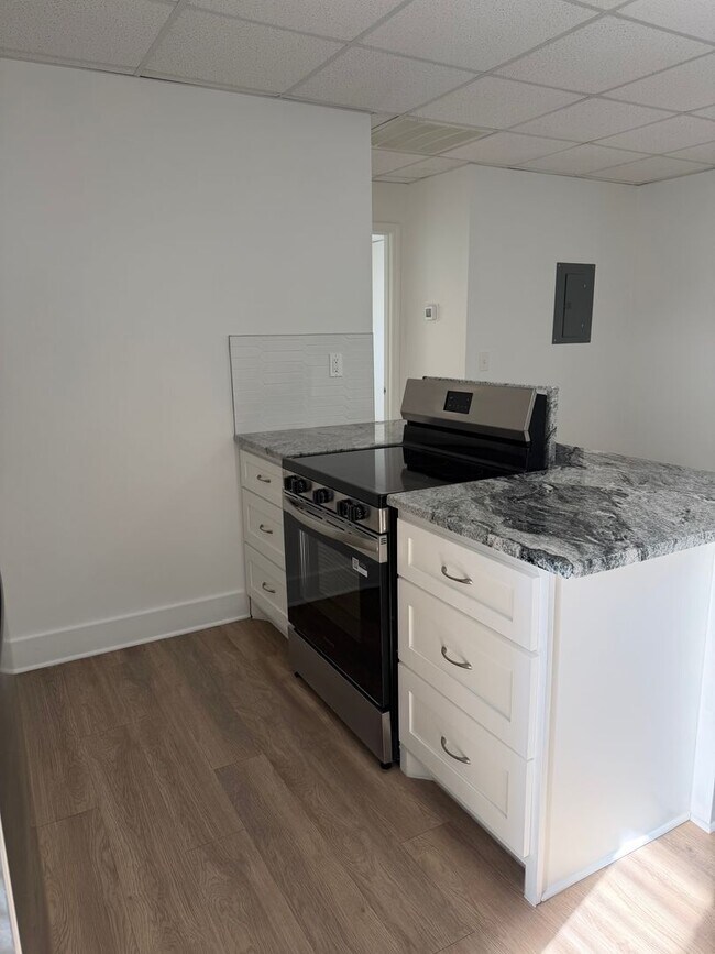 Building Photo - 400 Gallatin Ave