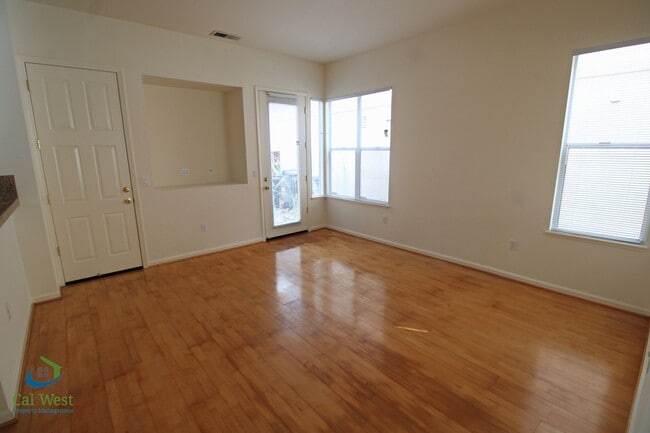 Building Photo - $6,195 - Gorgeous 2 Story 3 Bedroom 2.5 Bath Home steps away from Downtown Mountain View and Cal ...