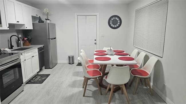 Building Photo - 1831 NE 56th St