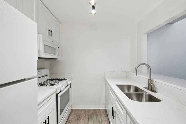 Building Photo - 2711 St Edwards Cir