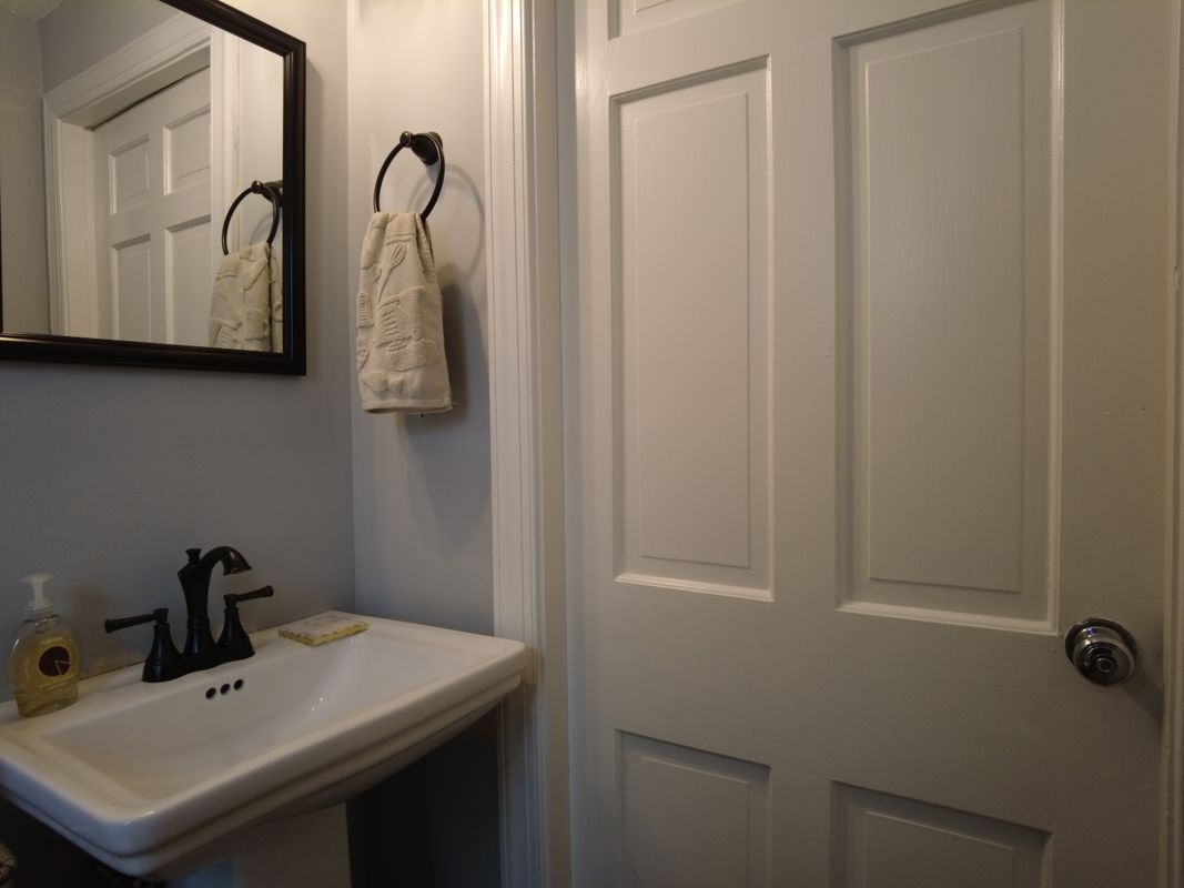 Building Photo - 80 Mauran St