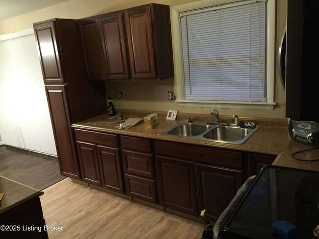 Building Photo - 5703 Bunning Dr