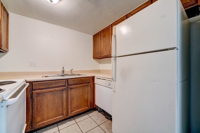 Building Photo - 2696 N 43rd Ave