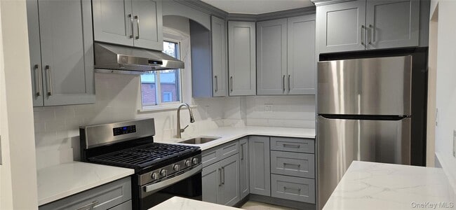 Building Photo - 62-60-62-71 71st St