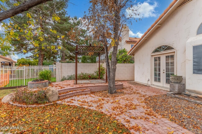 Building Photo - 1629 S Ash Dr