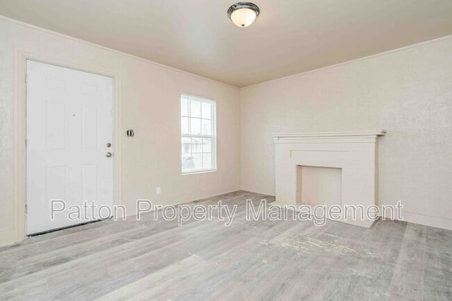 Building Photo - 1111 SW 13th Ave