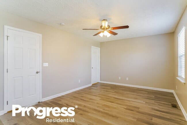 Building Photo - 3220 Mango Dr