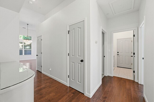 Building Photo - Contemporary Single Level North Napa Home