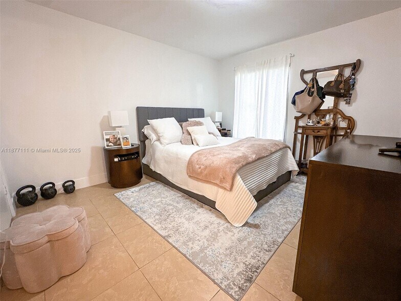 Building Photo - 12840 Vista Isles Dr