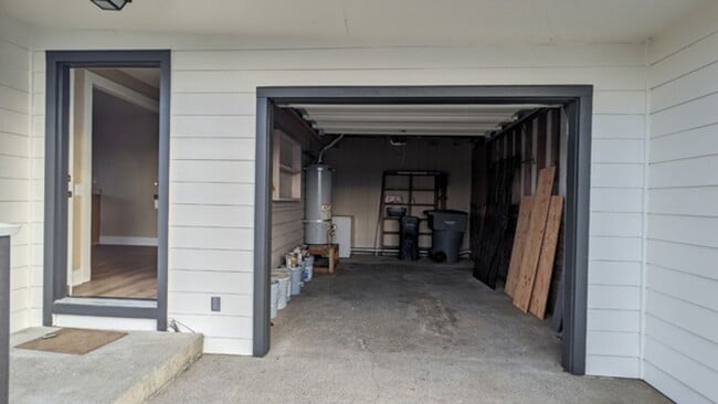 Building Photo - Cute Remodeled Arcata Home