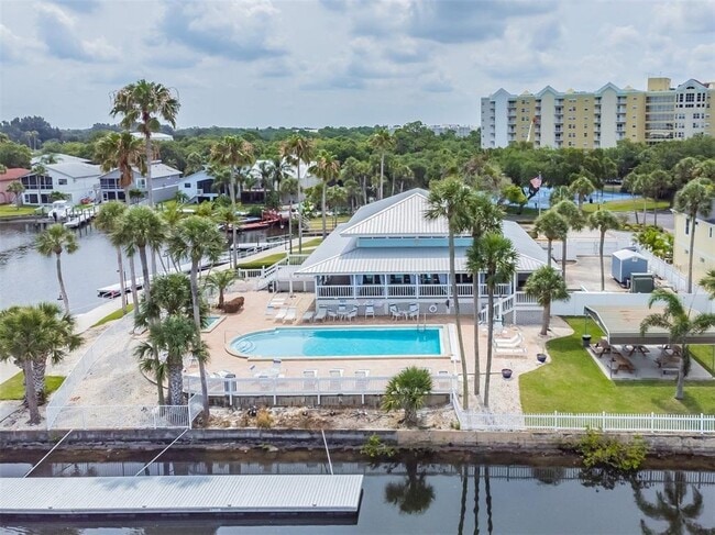 Building Photo - 6241 Bayside Dr