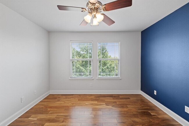 Building Photo - 1821 Indian Lodge Dr