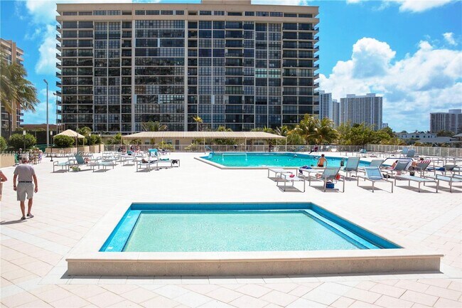 Building Photo - 1950 S Ocean Dr