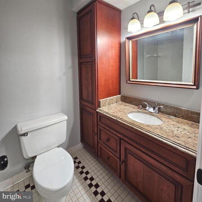 Building Photo - 7034 Bradwood Ct