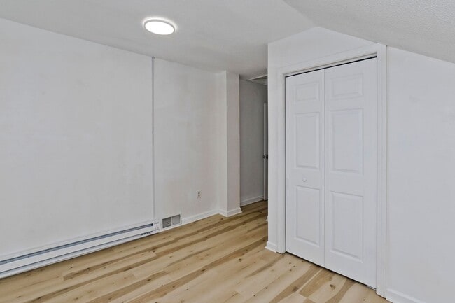 Building Photo - 36 Sheridan St
