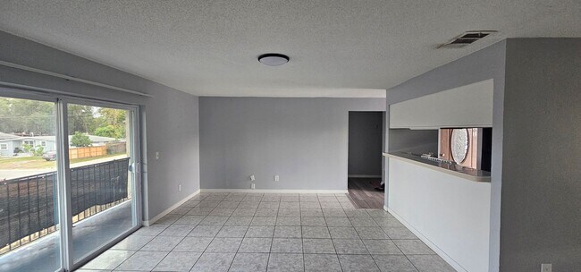 Building Photo - 2 BEDROOM / 2 BATH APARTMENT (GOLDEN KEY APARTMENTS) NEAR THE FLORIDA MALL