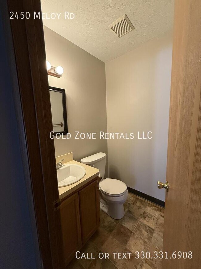 Building Photo - 2450 Meloy Rd