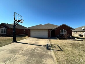 Building Photo - Spacious 3-Bedroom, 2-Bath Home in Moore!