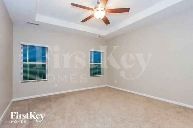 Building Photo - 7779 Creek Park Dr