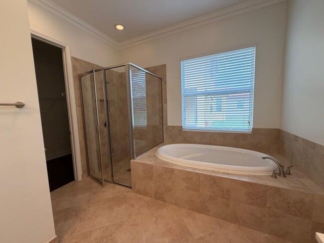 Building Photo - 2824 Bellarosa Circle