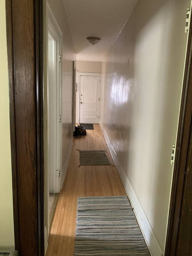 Building Photo - Como