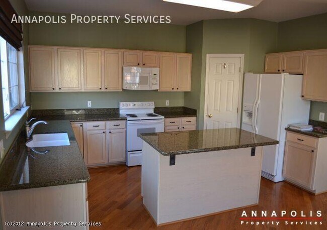 Building Photo - 2701 Thornbrook Ct