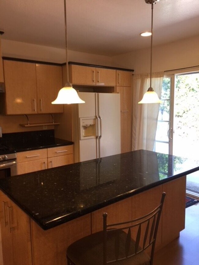 Building Photo - Very nice 3 bedroom, 2 bath Monterey Park ...